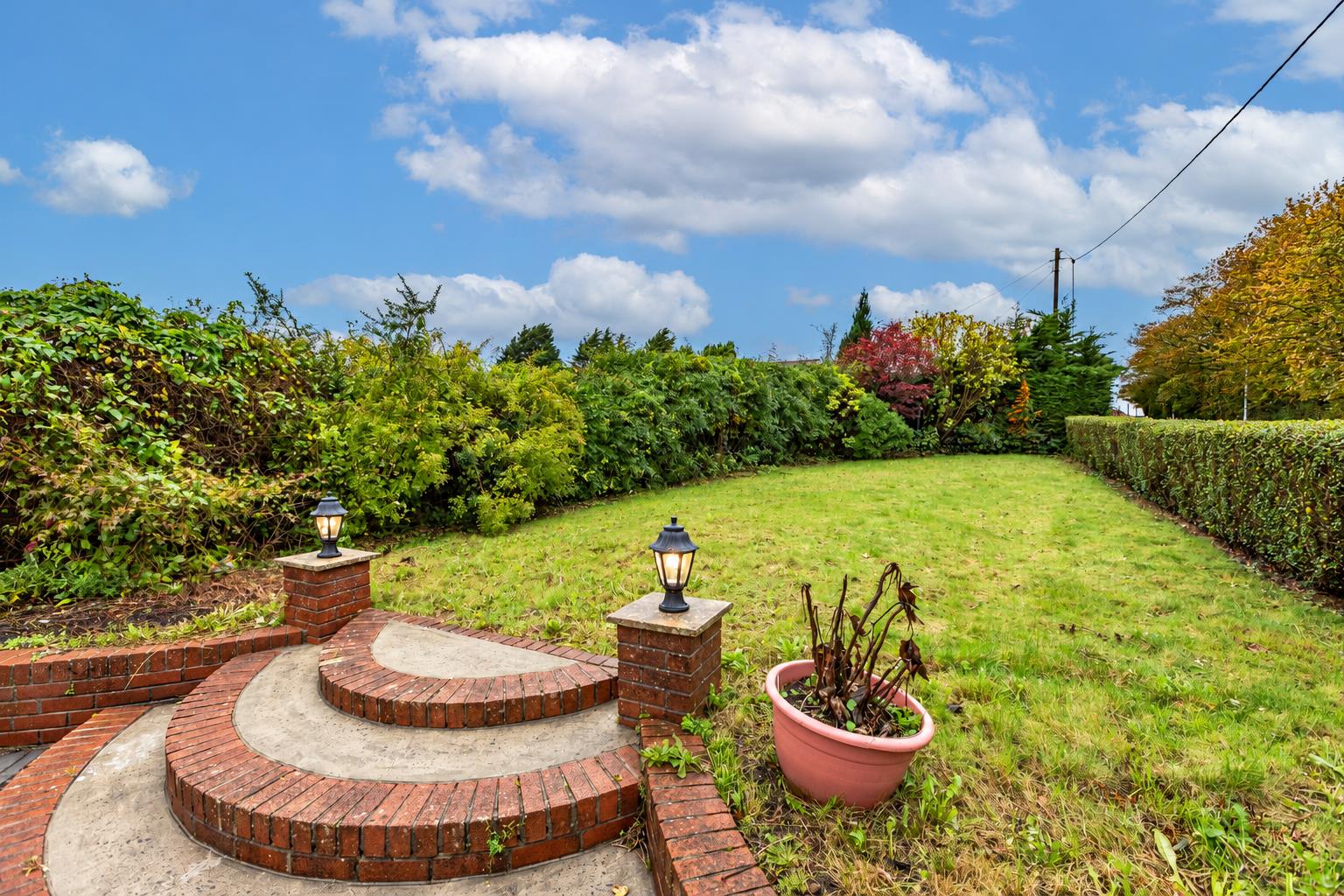 Llanmorlais, Swansea, SA4 3RY